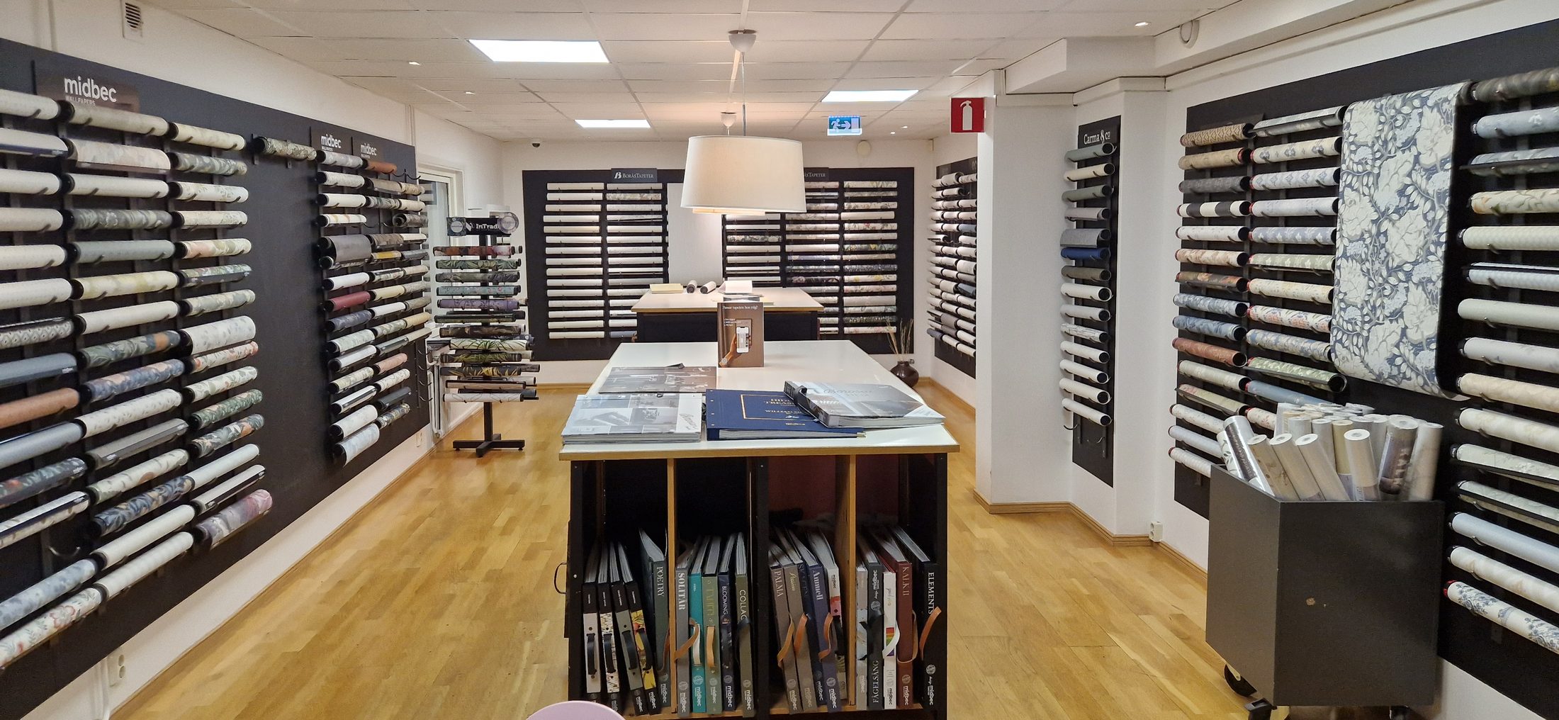 Tapeter och tillbehör i Björhags butik
